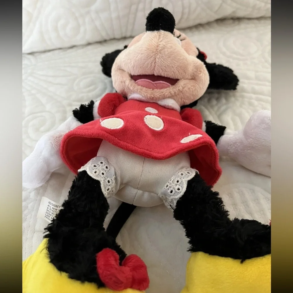 NWT VTG Disney 9-inch Minnie Mouse Bean Bag Plush